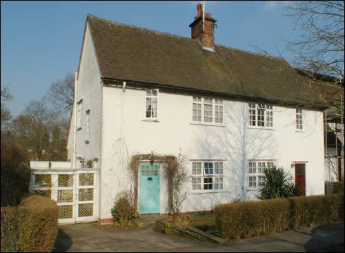 049 Oakwood Road